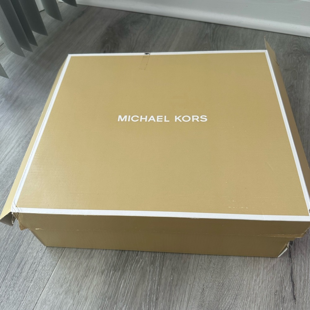 Michael Kors Real Leather Boots, Black, 7M with real box - Picture 8 of 9